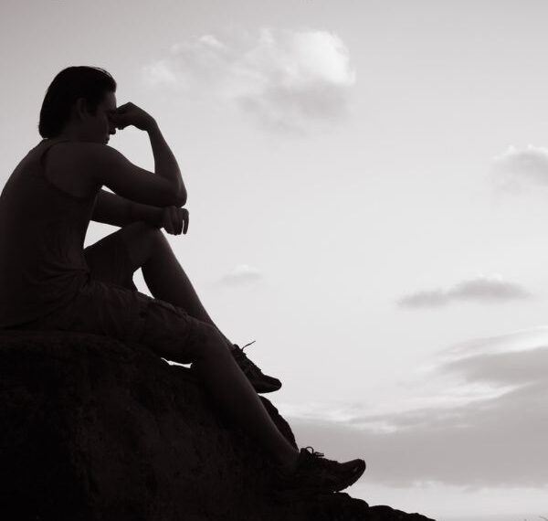 Sad Alone Shayari in Hindi 2026